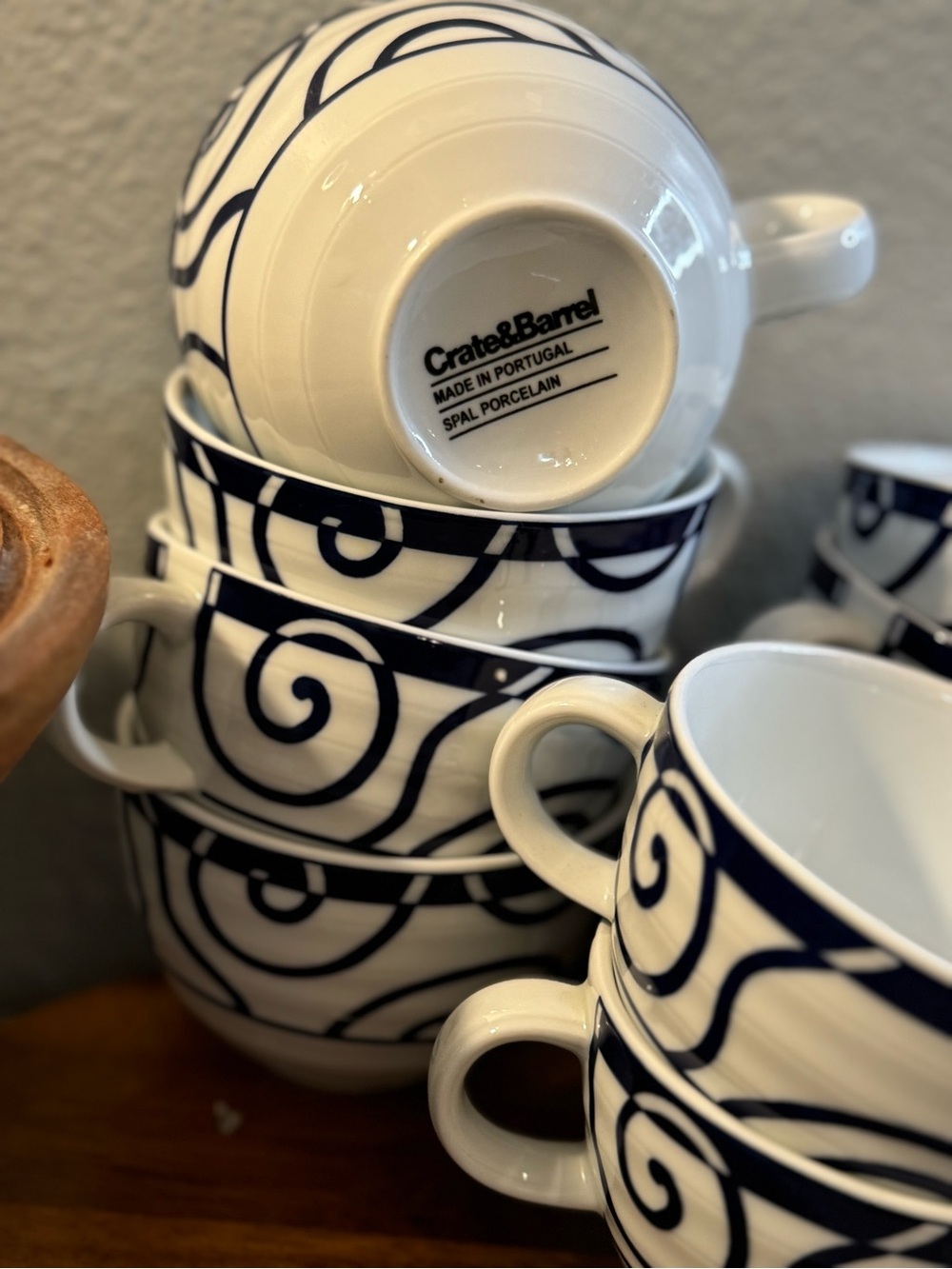 Crate & Barrel Como Coupe Porcelain Soup Cups / Oversized Mugs – Set of 8